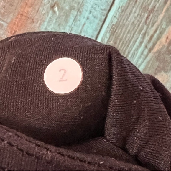 Lululemon Black Wunder Under Pant Size 2 Activewear Yoga - Picture 10 of 11